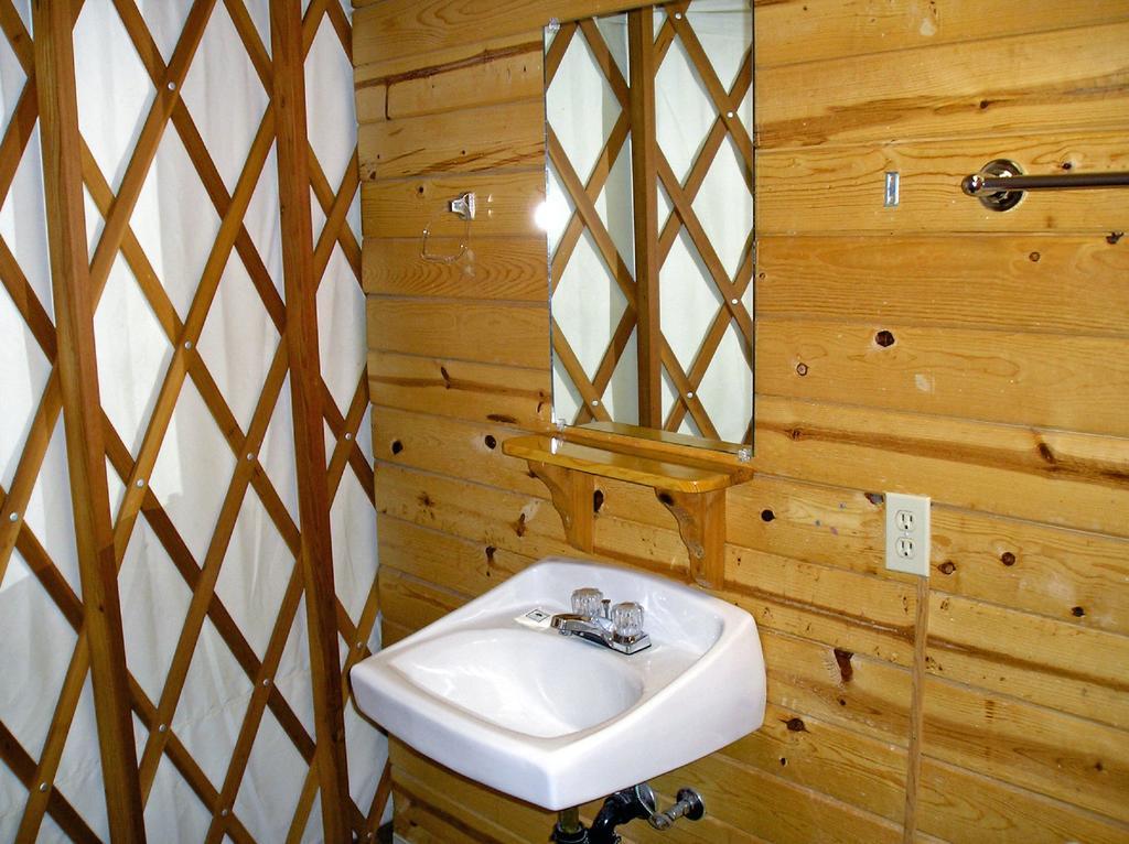 Yosemite Lakes Hillside Yurt 1 Harden Flat Exterior photo